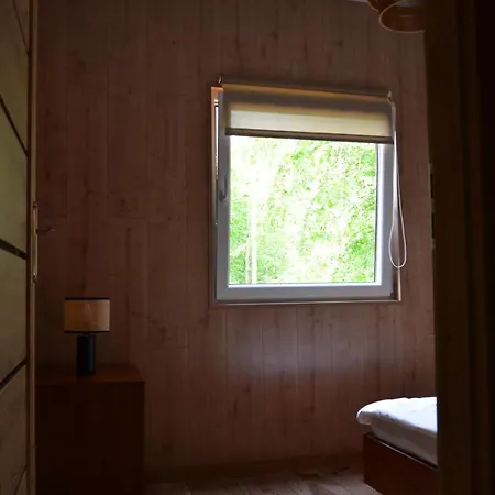 別荘 Letniskowy Nad Jeziorem U Arturow *