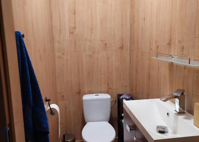 Letniskowy Nad Jeziorem U Arturow * Kamienica Krolewska