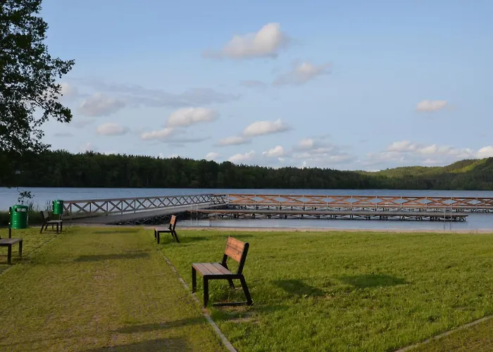 Letniskowy Nad Jeziorem U Arturow Prázdninový dům *